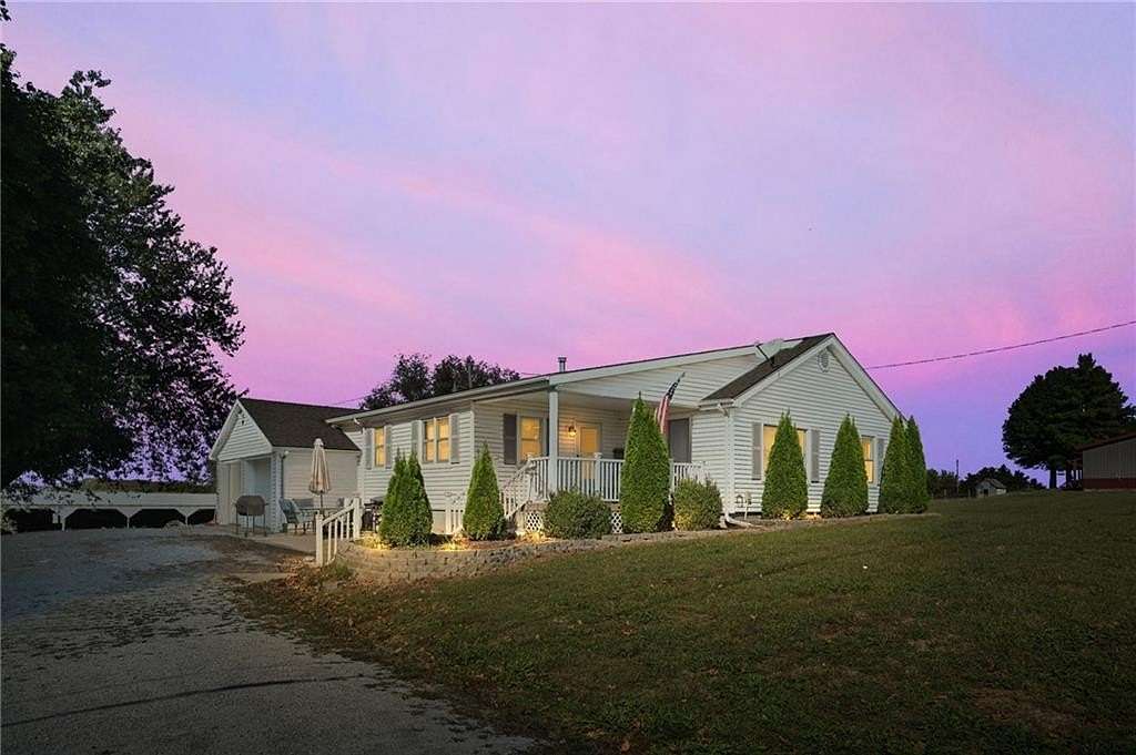 17 Acres of Land with Home for Sale in Dearborn, Missouri