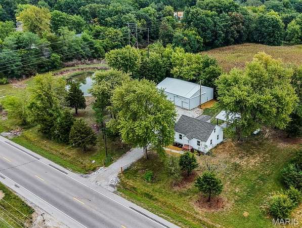 2.5 Acres of Residential Land with Home for Sale in Dorsey, Illinois