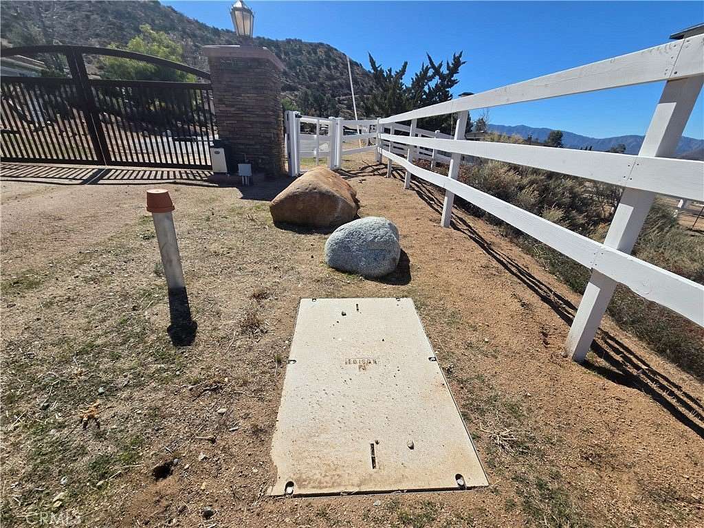 19.3 Acres of Land for Sale in Acton, California