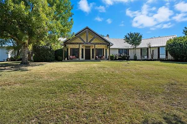 13.2 Acres of Land with Home for Lease in Fort Worth, Texas