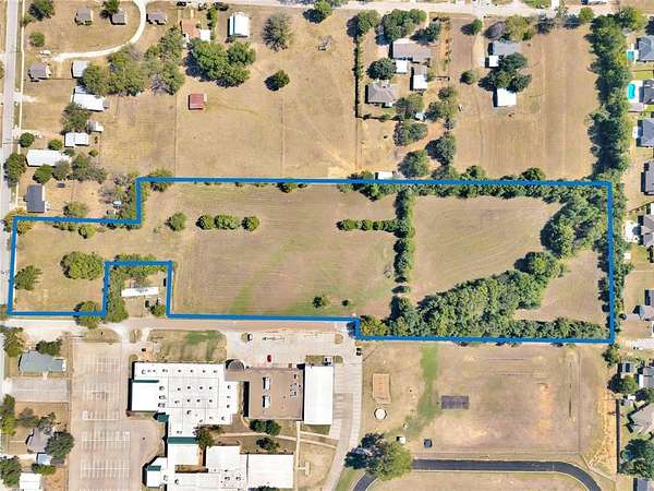 8 Acres of Residential Land for Sale in Boyd, Texas
