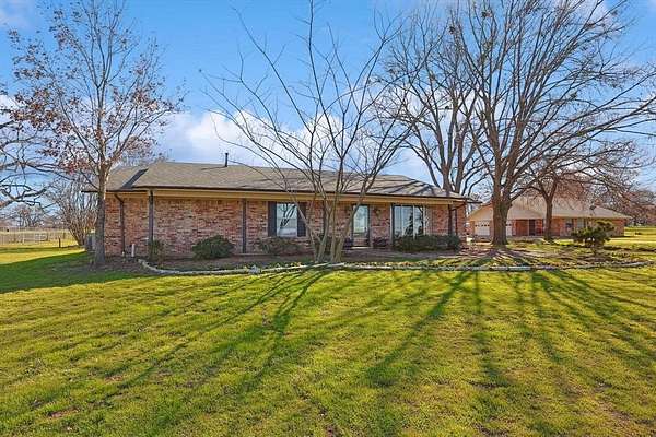 9 Acres of Land with Home for Lease in Aubrey, Texas