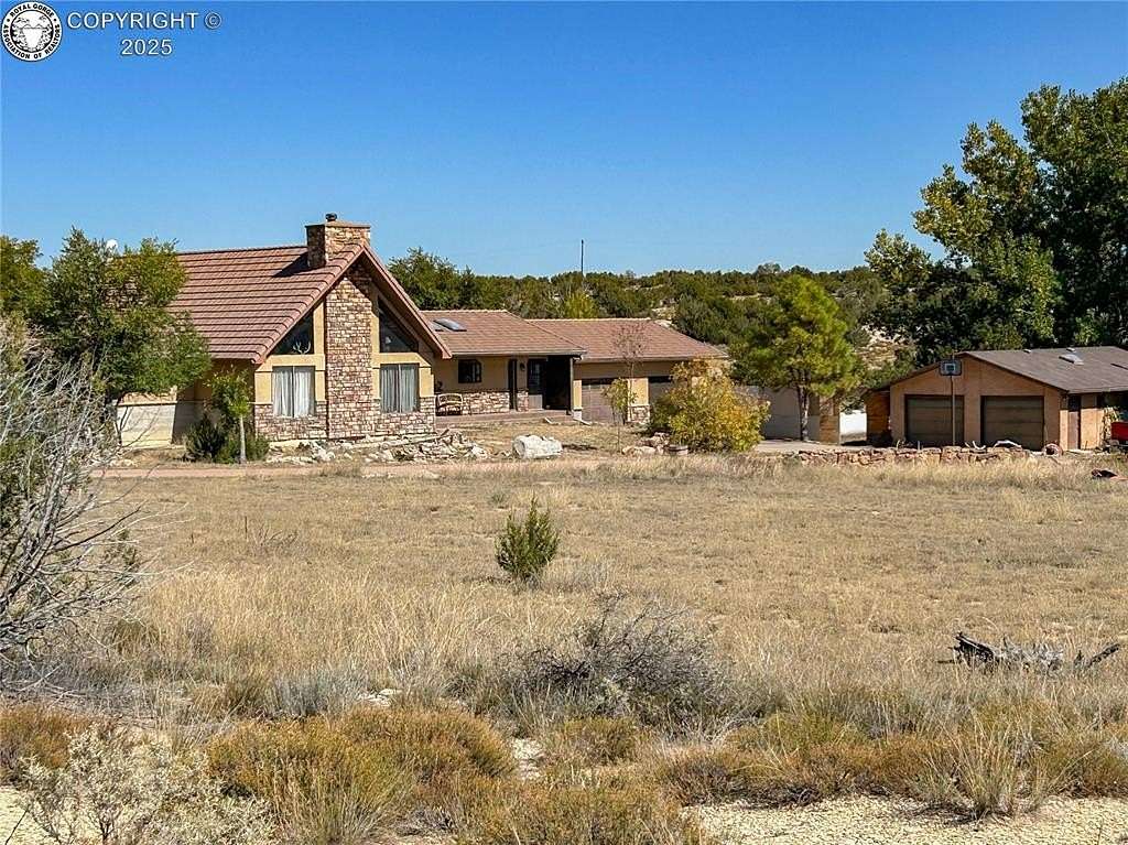 31.6 Acres of Land with Home for Sale in Penrose, Colorado