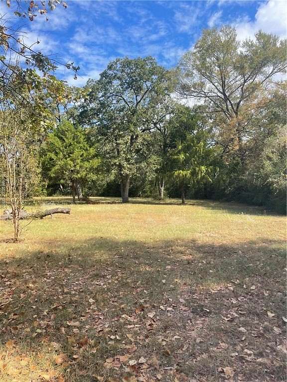 13.8 Acres of Land for Sale in Hearne, Texas