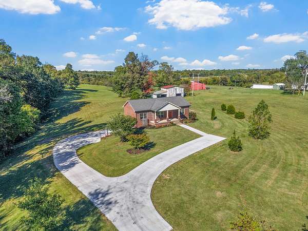 18 Acres of Land with Home for Sale in Clarksville, Tennessee