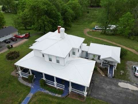 1.5 Acres of Residential Land with Home for Sale in Cumberland City, Tennessee