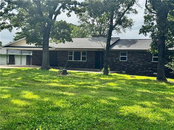 41.7 Acres of Land with Home for Sale in Eureka Springs, Arkansas