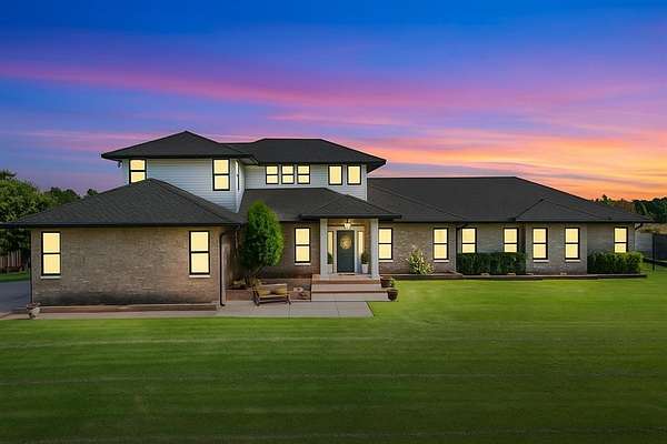 5 Acres of Residential Land with Home for Sale in Edmond, Oklahoma