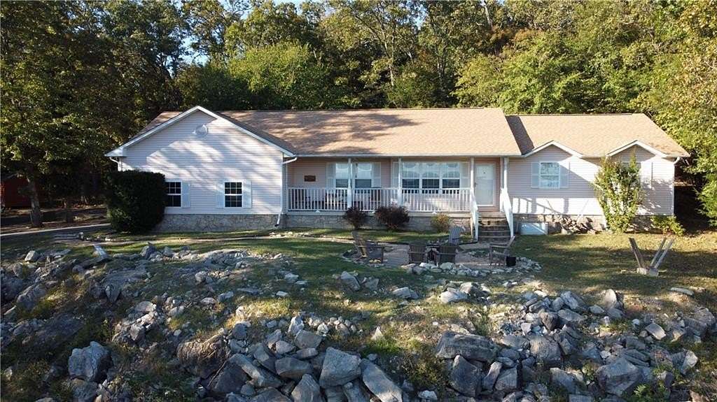 5.86 Acres of Residential Land with Home for Sale in Marble Falls Township, Arkansas