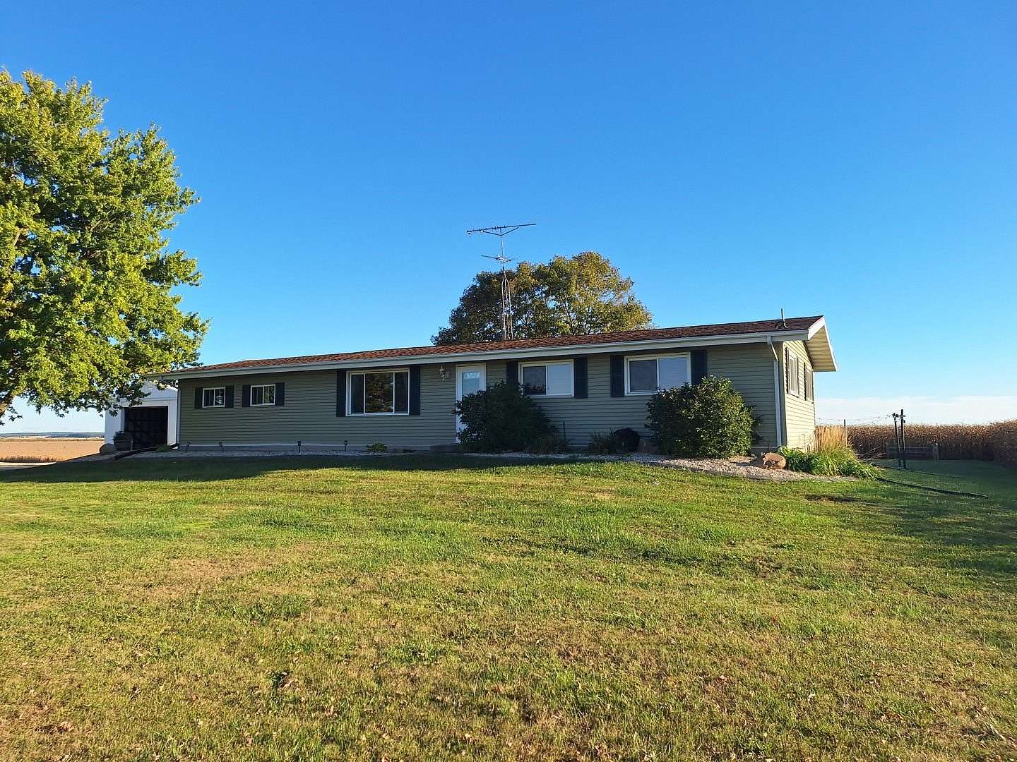 5 Acres of Residential Land with Home for Sale in West Brooklyn, Illinois