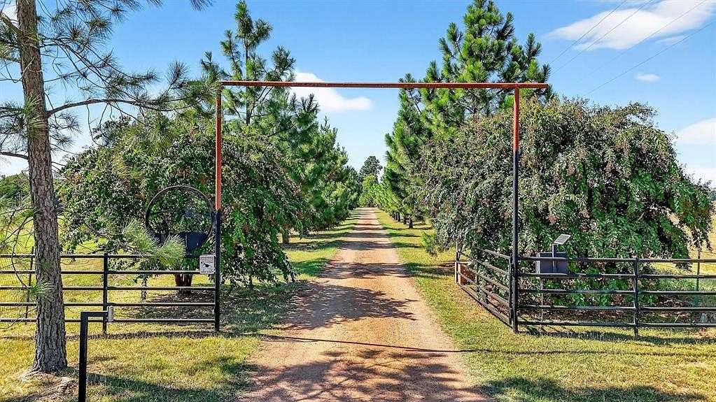 28.2 Acres of Agricultural Land with Home for Sale in Whitesboro, Texas