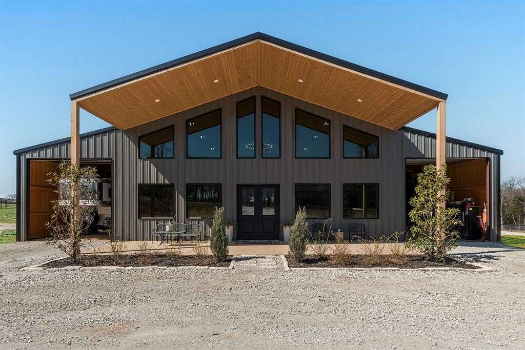 11 Acres of Land with Home for Sale in Gainesville, Texas