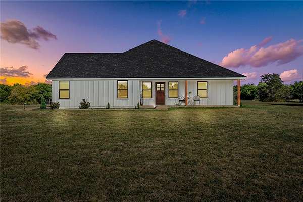 5.12 Acres of Residential Land with Home for Sale in China Spring, Texas