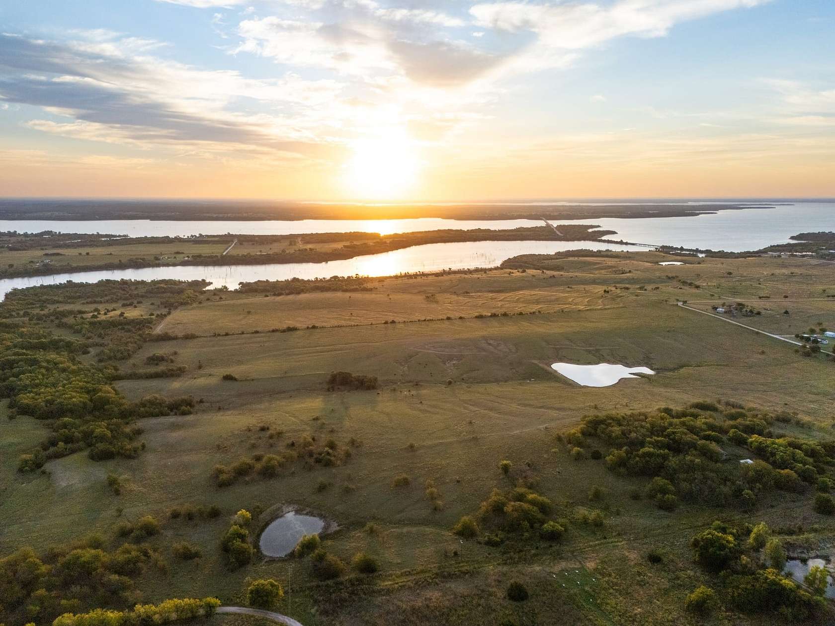 106 Acres of Recreational Land & Farm for Sale in Valley View, Texas
