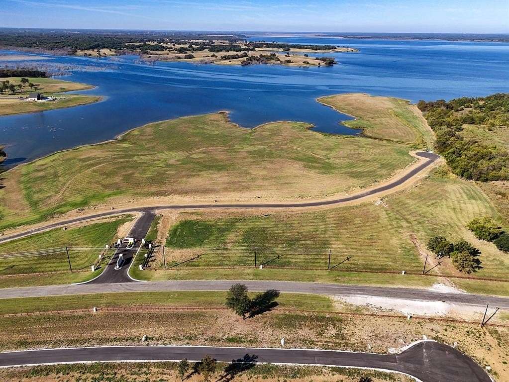 3 Acres of Residential Land for Sale in Windom, Texas