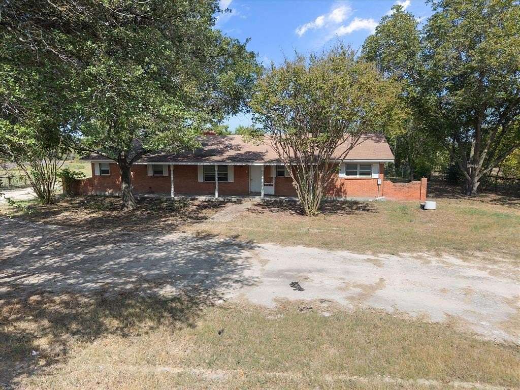 21.6 Acres of Land with Home for Sale in Joshua, Texas