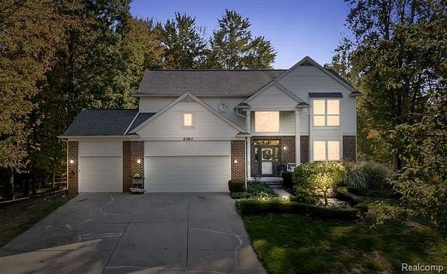 1.68 Acres of Residential Land with Home for Sale in Commerce Township, Michigan