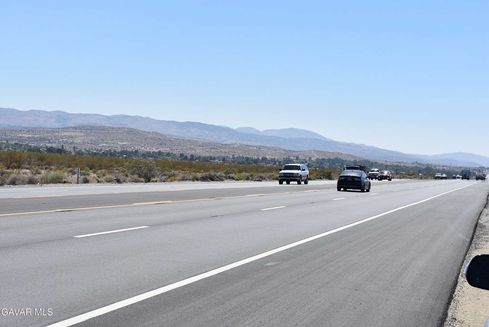 8.56 Acres of Commercial Land for Sale in Pearblossom, California