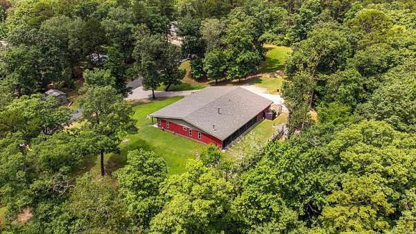 4.14 Acres of Residential Land with Home for Sale in Hot Springs, Arkansas