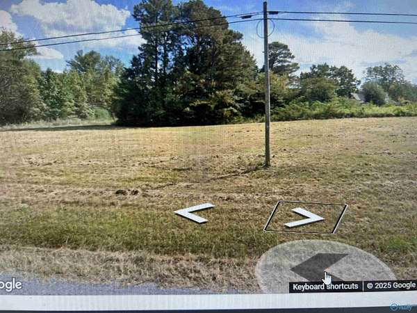 0.5 Acres of Land for Sale in Arab, Alabama