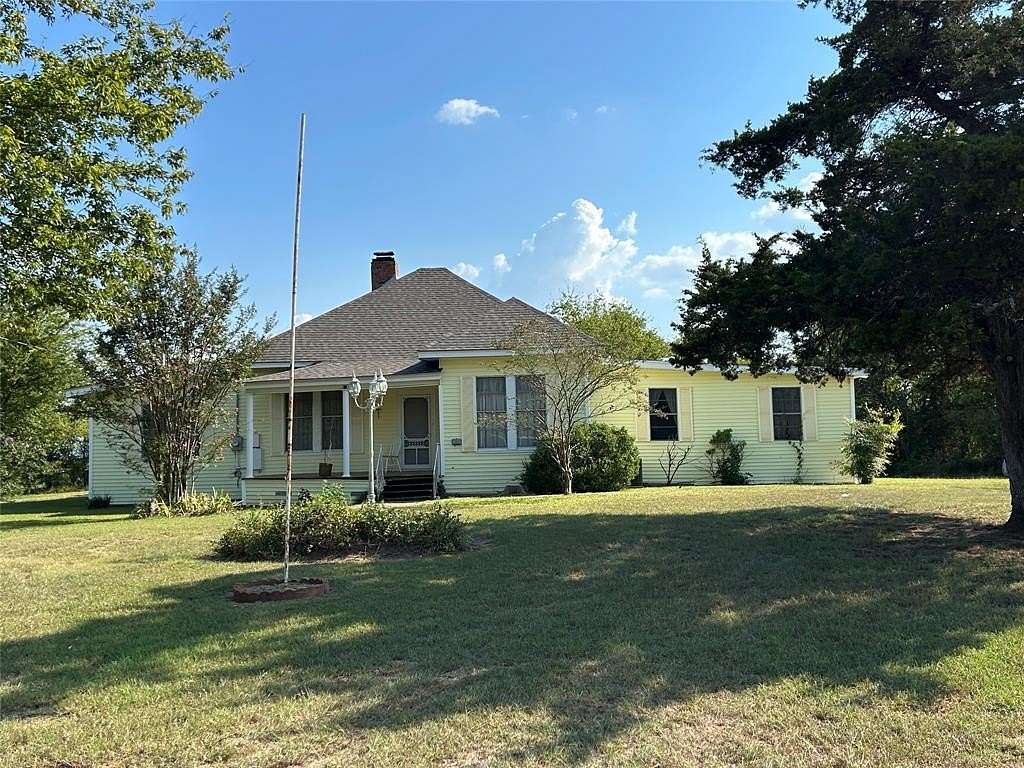 4 Acres of Residential Land with Home for Sale in Mexia, Texas