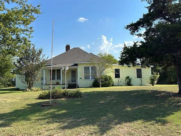 4 Acres of Residential Land with Home for Sale in Mexia, Texas