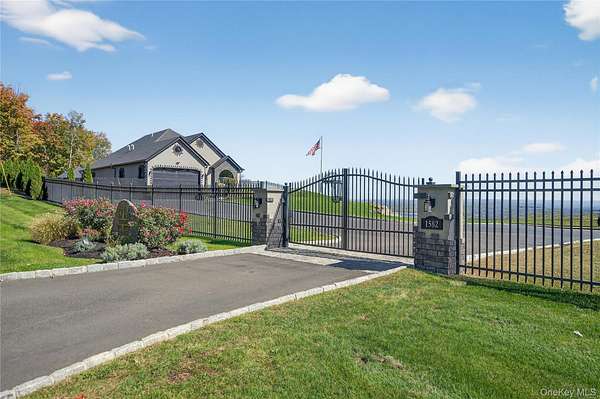 3.9 Acres of Residential Land with Home for Sale in Marlboro, New York