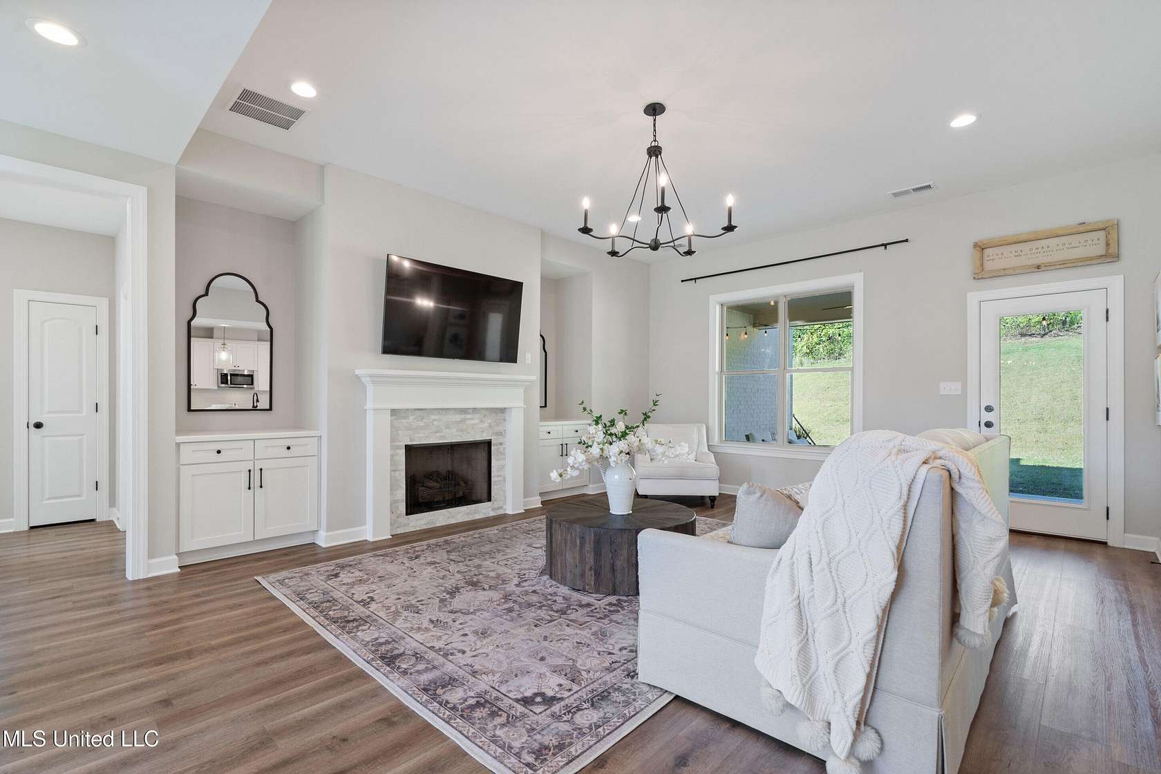 1.65 Acres of Residential Land with Home for Sale in Nesbit, Mississippi