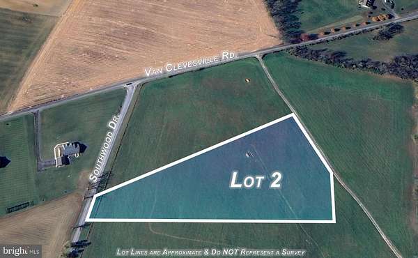 5 Acres of Residential Land for Sale in Kearneysville, West Virginia