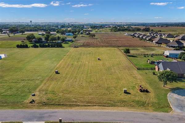 1.59 Acres of Residential Land for Sale in Gainesville, Texas