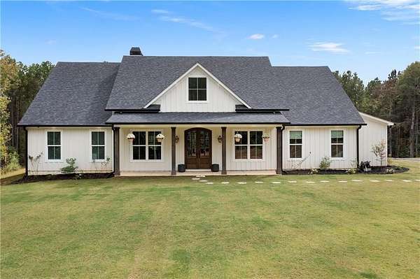 16.1 Acres of Land with Home for Sale in Silver Creek, Georgia