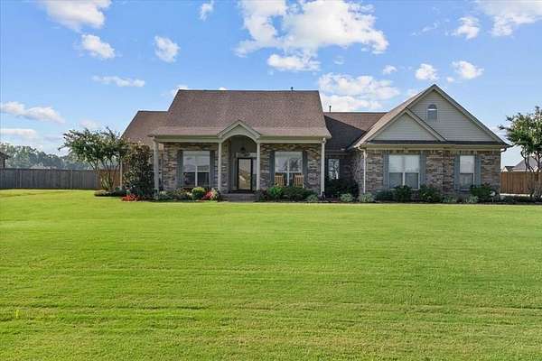 1.67 Acres of Residential Land with Home for Sale in Marion, Arkansas