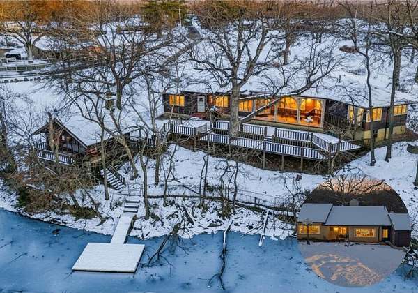 2.83 Acres of Residential Land with Home for Sale in Moberly, Missouri