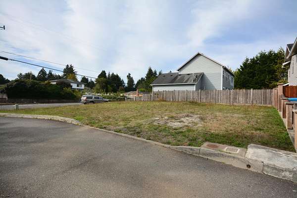 0.12 Acres of Residential Land for Sale in Eureka, California