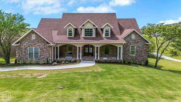 5 Acres of Residential Land with Home for Sale in Jonesboro, Arkansas