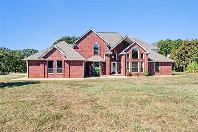 2.46 Acres of Residential Land with Home for Sale in Skiatook, Oklahoma