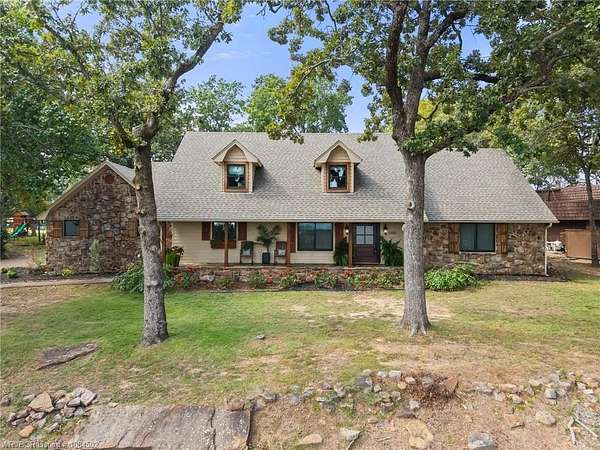 1.5 Acres of Residential Land with Home for Sale in Fort Smith, Arkansas