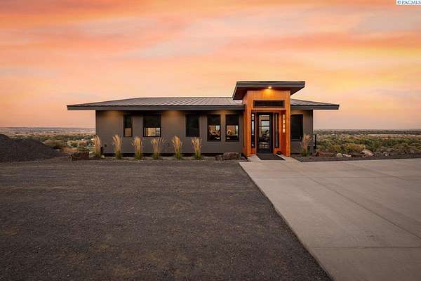 2.5 Acres of Land with Home for Sale in West Richland, Washington