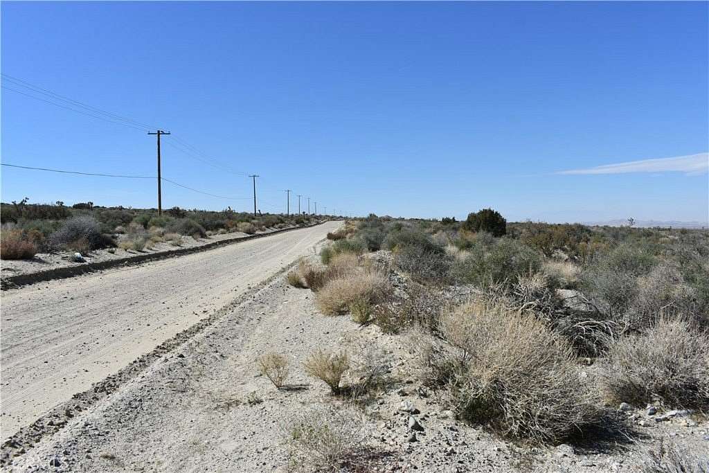 9.5 Acres of Residential Land for Sale in Llano, California