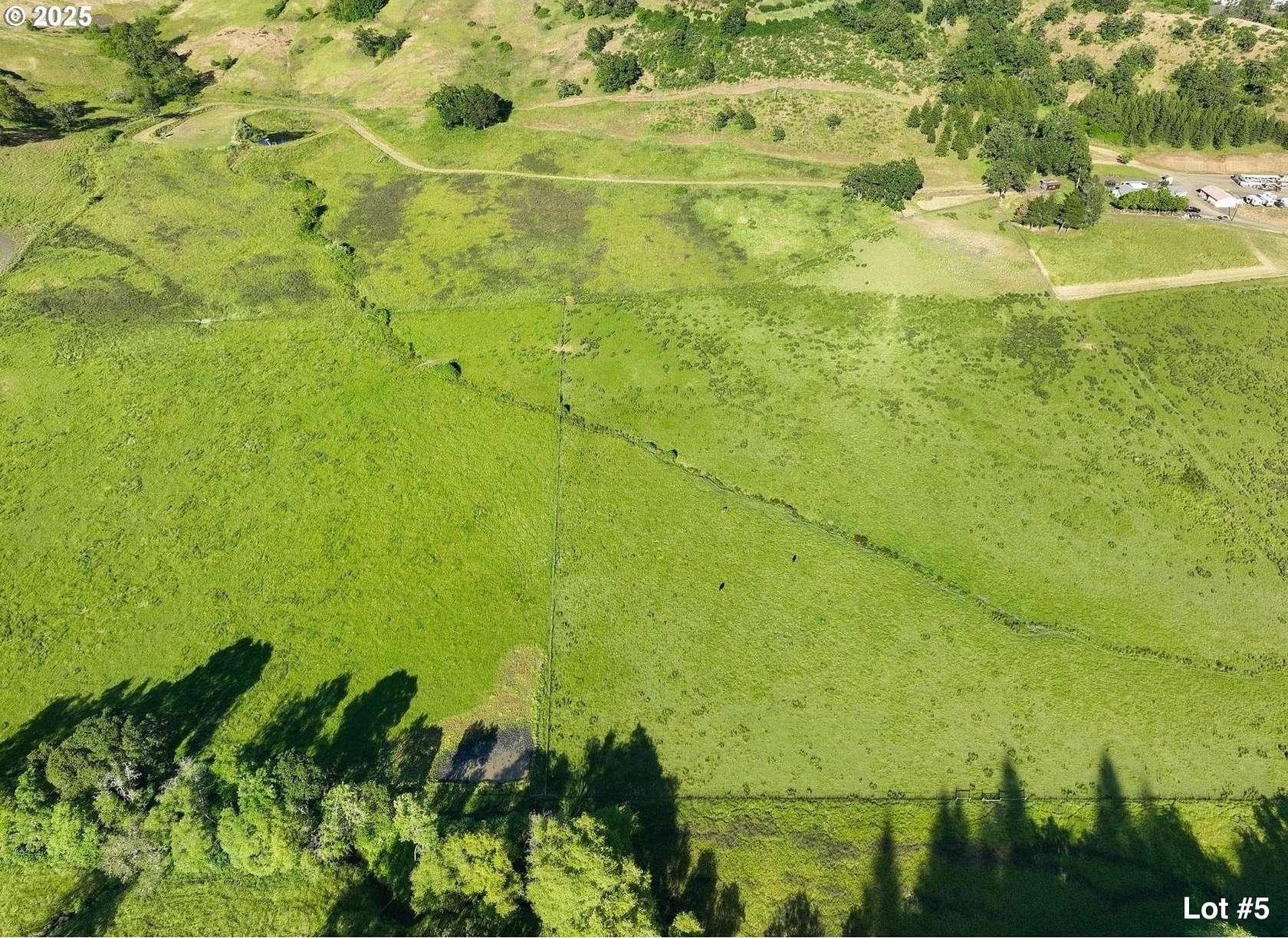 119 Acres of Agricultural & Residential Land for Sale in Roseburg, Oregon