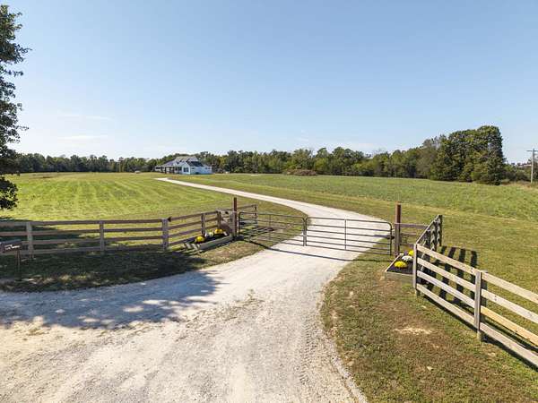 14.8 Acres of Land with Home for Sale in Billings, Missouri