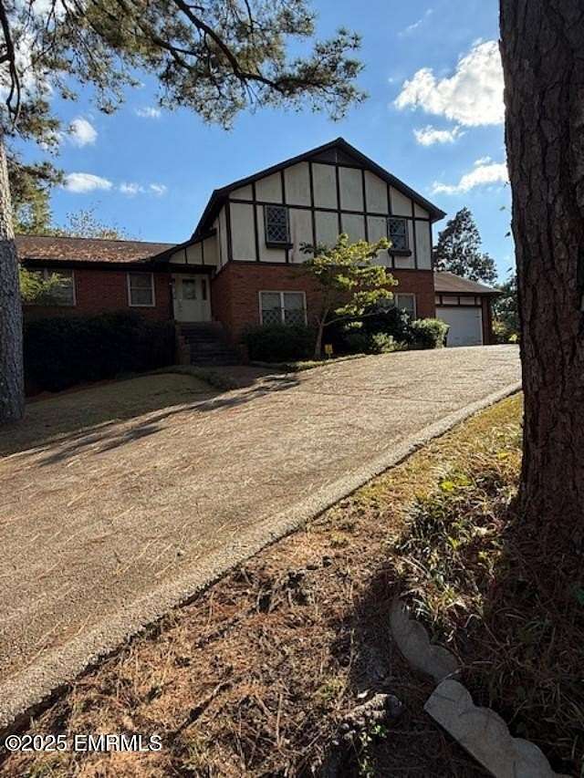 0.75 Acres of Residential Land with Home for Sale in Meridian, Mississippi