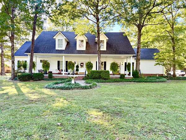 2 Acres of Residential Land with Home for Sale in Jonesboro, Arkansas