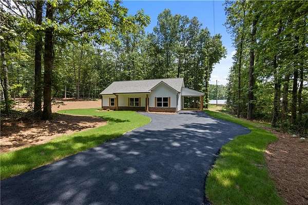 4 Acres of Residential Land with Home for Sale in Cedartown, Georgia