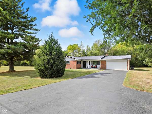 1.68 Acres of Residential Land with Home for Sale in Sharpsville, Indiana