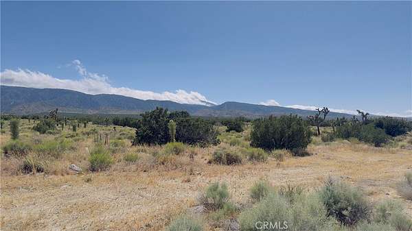 152 Acres of Land for Sale in Llano, California