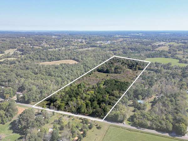 25.4 Acres of Recreational Land for Sale in Summertown, Tennessee
