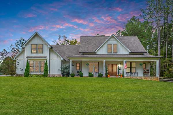 5.38 Acres of Residential Land with Home for Sale in Tunnel Hill, Georgia