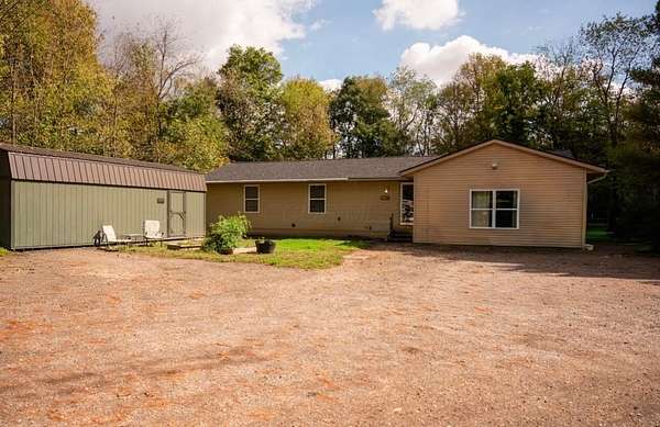 5.24 Acres of Residential Land with Home for Sale in Johnstown, Ohio