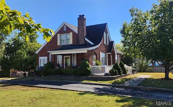 3.7 Acres of Residential Land with Home for Sale in Chester, Illinois